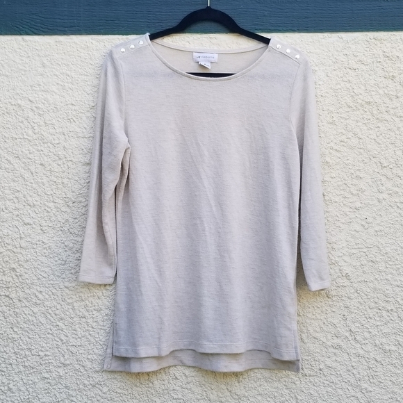Liz Claiborne Tops - Liz Claiborne beige knit 3/4 sleeve top with shoulder stud detail medium